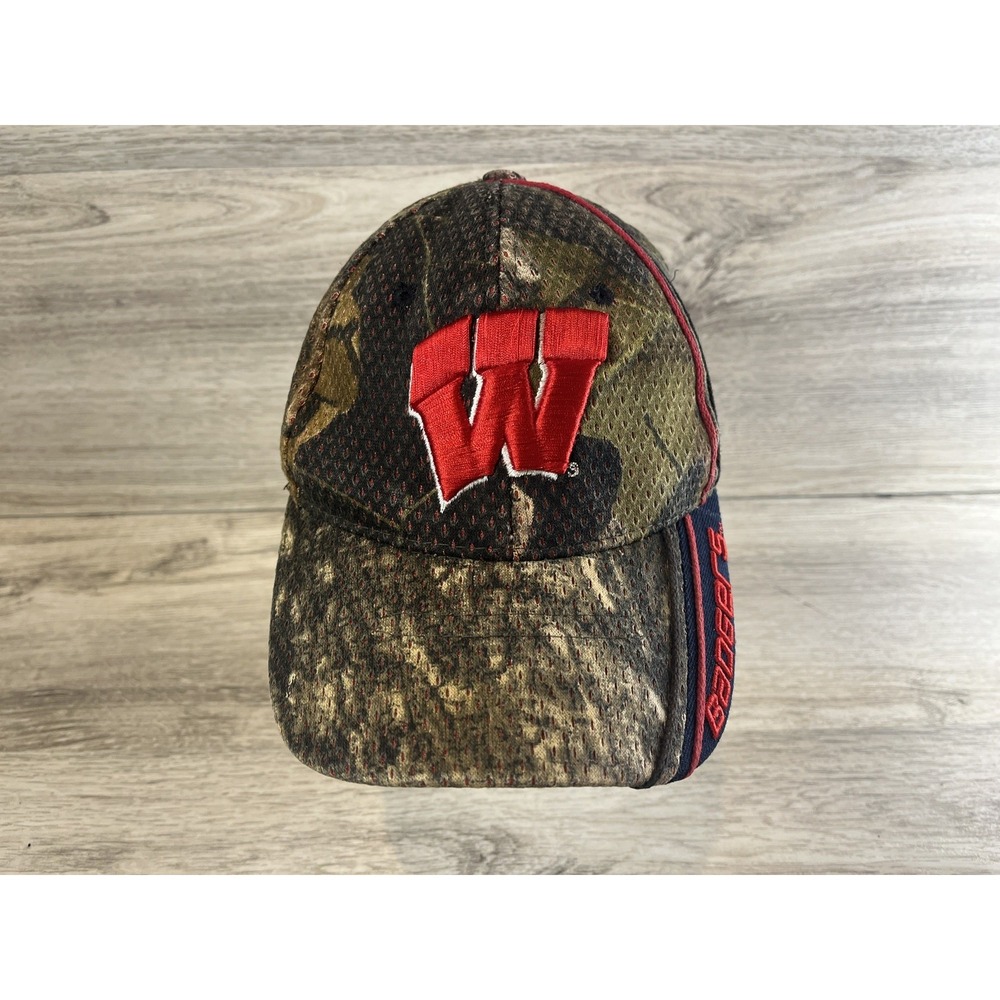 Vintage Wisconsin Badgers Hat Camo Embroidered Mens M/L College Medium Large